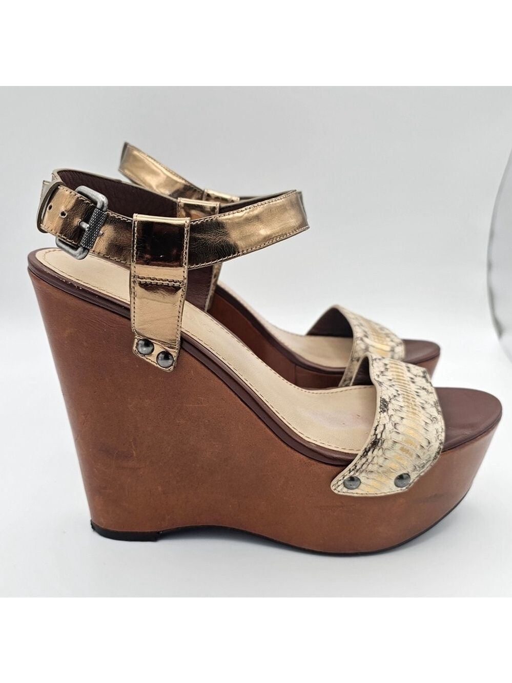 Vera Wang Lavender Jamaya Metallic Snake Wedge Sandals 10 - Picture 6 of 16
